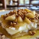 Postre de manzana saludable con manzanas y canela.